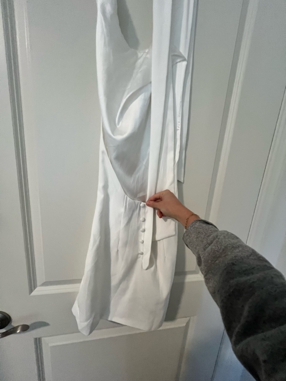 PrettyLittleThing White Halter Neck Mini - Picture 5 of 5